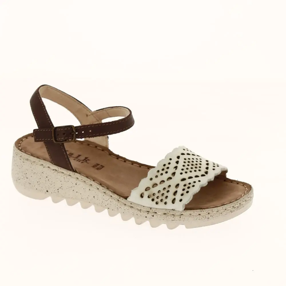 Walk in the city 9371-40913 / barna